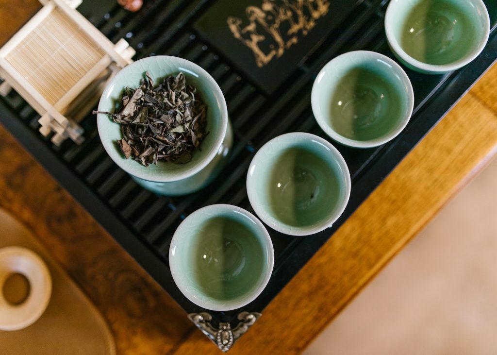 tea set for drinking puerh tea